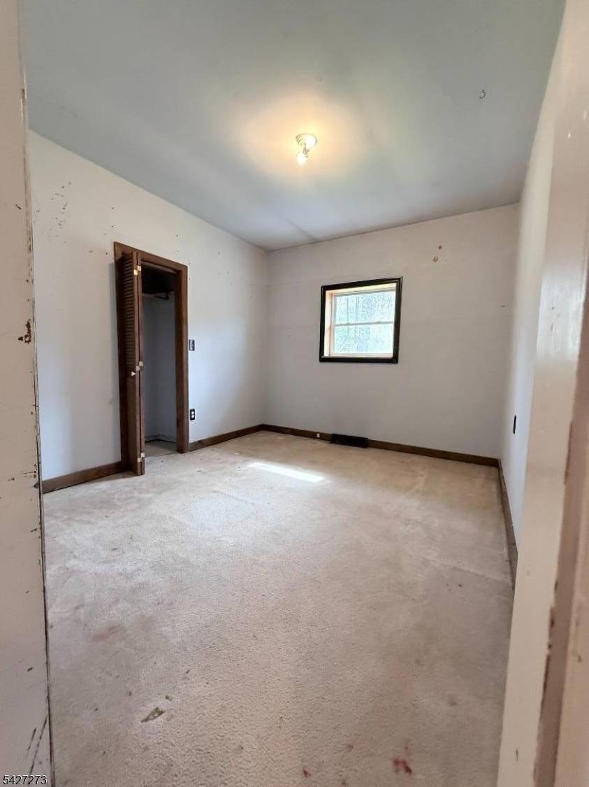 19 Pine Dr, Liberty Twp., NJ 07823