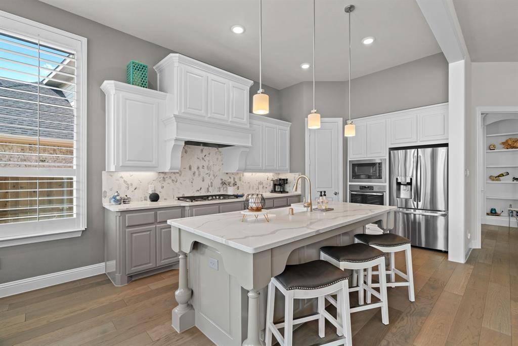 1008 Highpoint Way, Roanoke, TX 76262