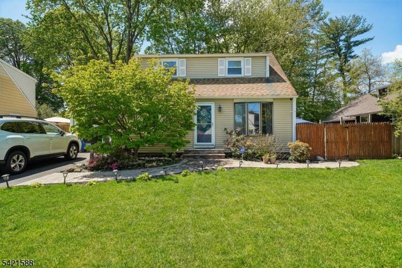 345 Redmont Rd, North Plainfield Boro, NJ 07063
