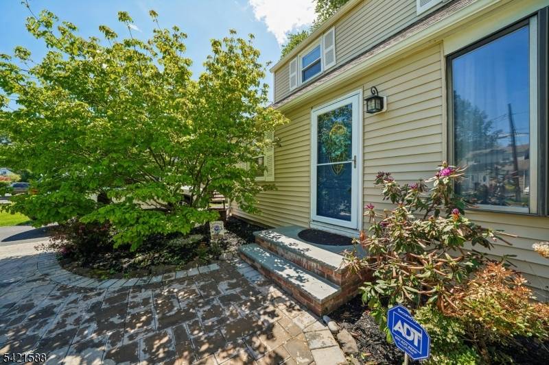 345 Redmont Rd, North Plainfield Boro, NJ 07063