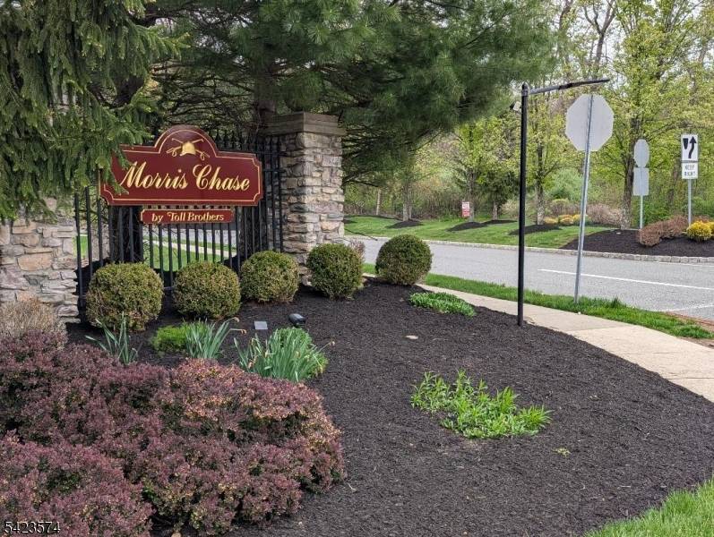 9 Pembrook Ln, Mount Olive Twp., NJ 07828