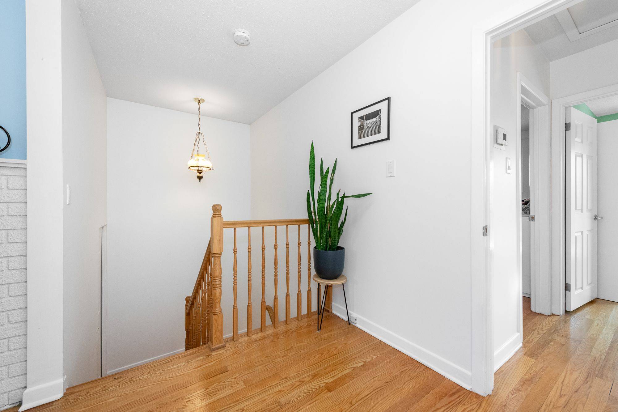 20 Mulvagh AVE, Cityview - Parkwoods Hills - Rideau Shore, ON K2E 6M6