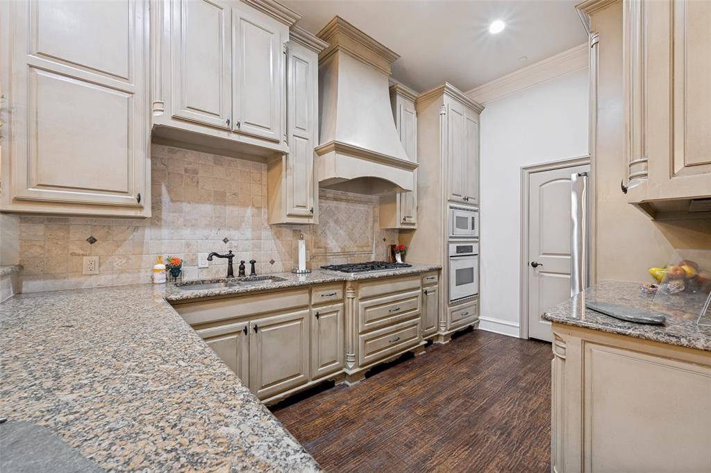96 Casa Lane #210, Colleyville, TX 76034