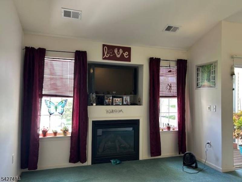 832 Honeybrook Cir, Lopatcong Twp., NJ 08886