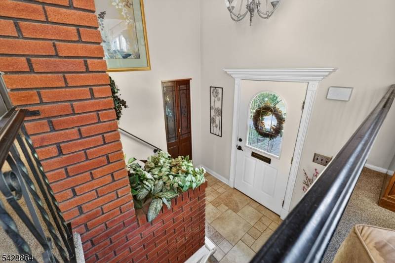 17 Lynn Ct, Hillsborough Twp., NJ 08844