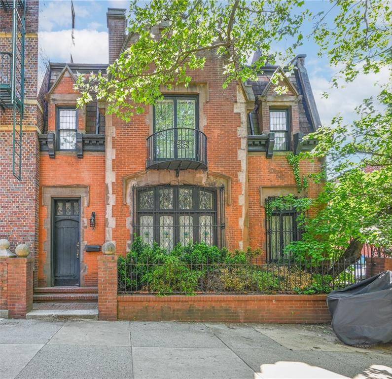 860 Union ST, Brooklyn, NY 11215
