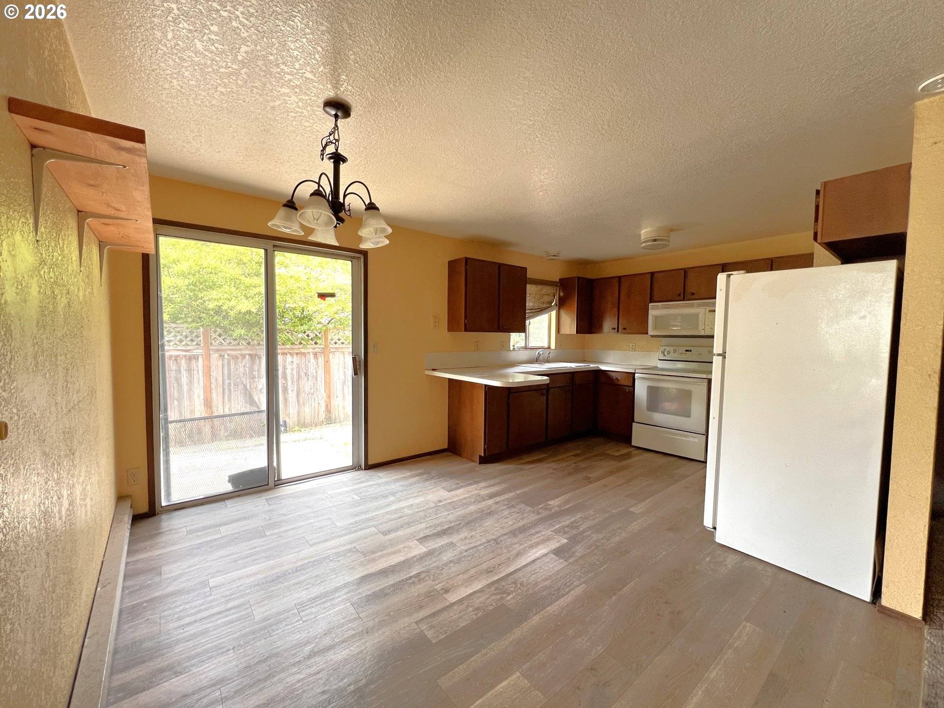 618 W 15TH ST, Coquille, OR 97423