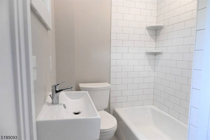 37 Bloomfield Ave #2, Caldwell Boro Twp., NJ 07006