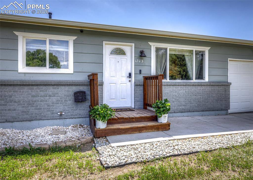 1703 Harrow RD, Colorado Springs, CO 80906