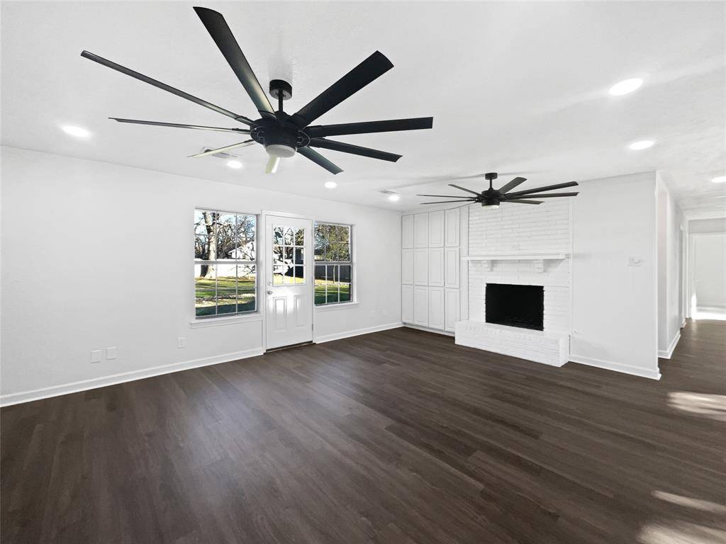 464 W Fulton Street, Van Alstyne, TX 75495