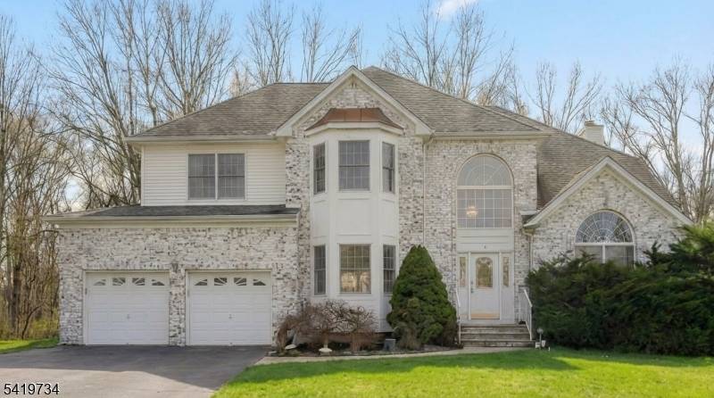6 Breanne Ct, East Hanover Twp., NJ 07936