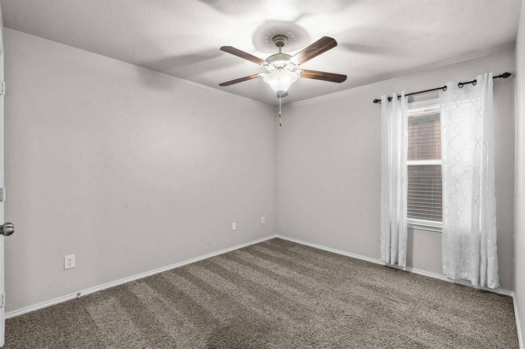 9005 Holliday Lane, Aubrey, TX 76227