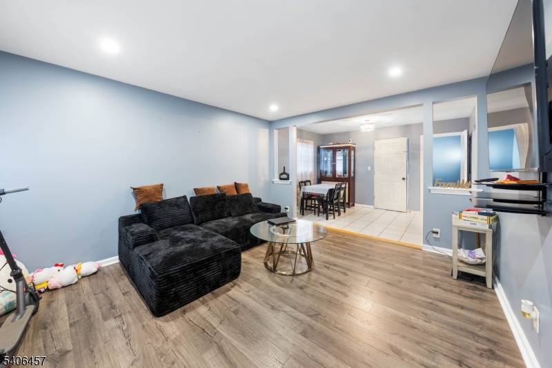 291 Seaton Ave #1, Roselle Park Boro, NJ 07204