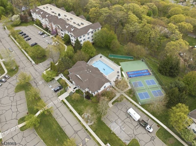 79 Ridgeview Ln, Mount Arlington Boro, NJ 07856