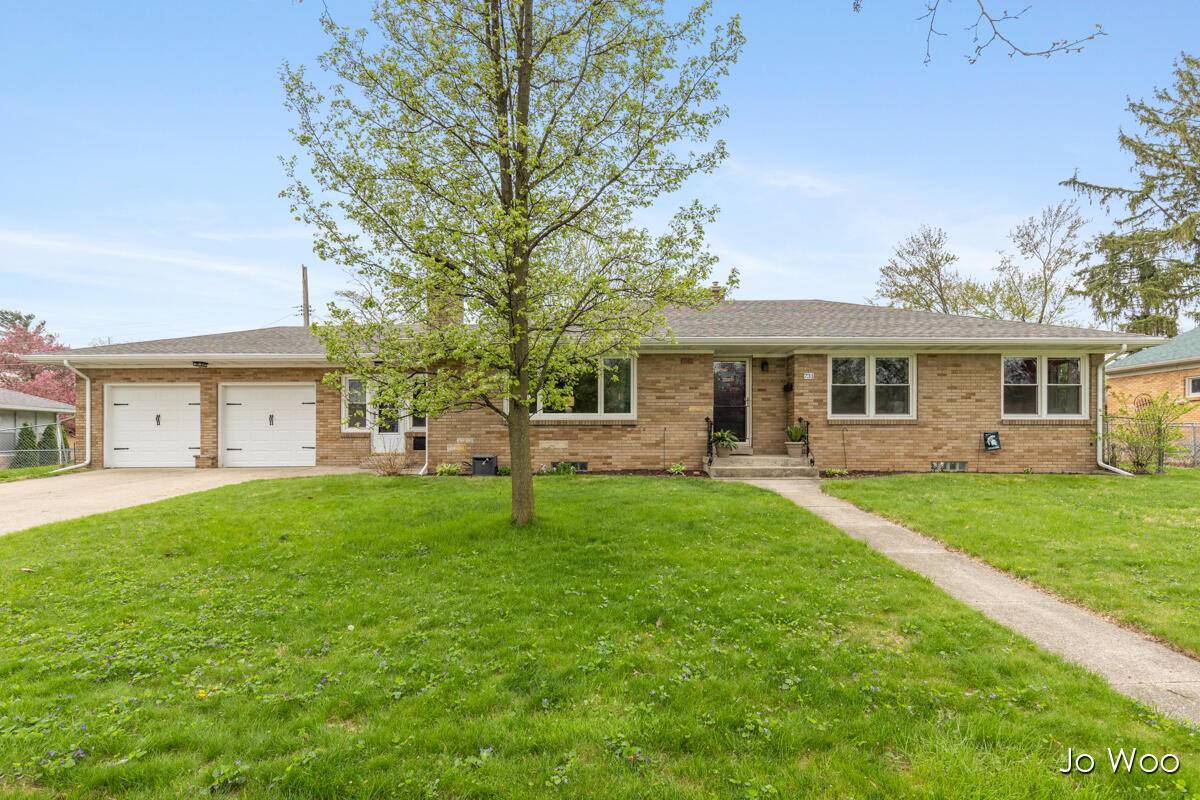 731 Larkspur AVE NW, City Of Grand Rapids, MI 49504