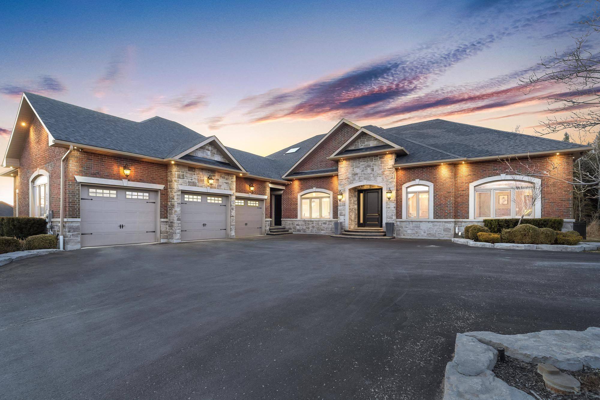 158 Dale CRES, Bradford West Gwillimbury, ON L0L 1L0