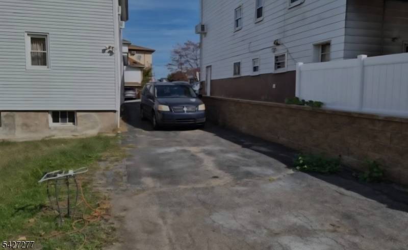 11 Woodrow Ave, Woodland Park, NJ 07424