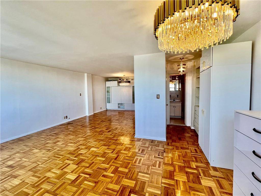 1360 Ocean Pkwy #8C, Brooklyn, NY 11230