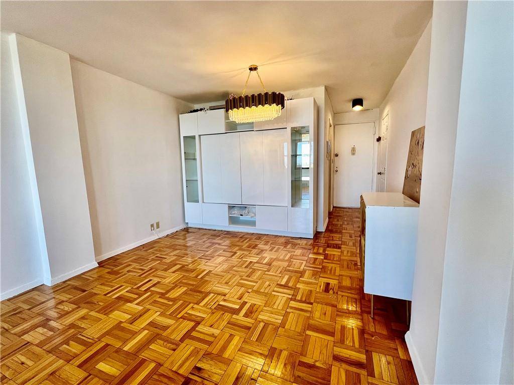 1360 Ocean Pkwy #8C, Brooklyn, NY 11230
