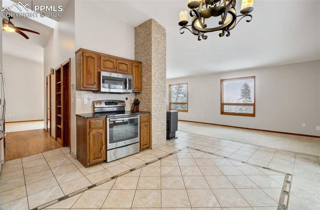 5865 Waterfall LOOP, Manitou Springs, CO 80829