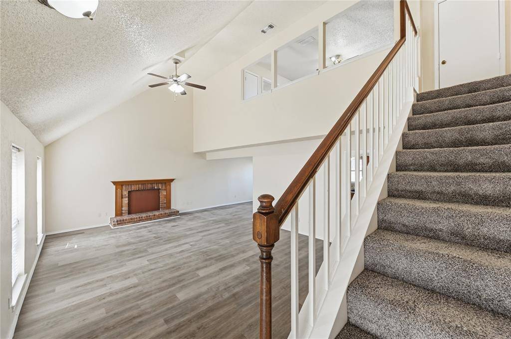 911 Wellridge Drive, Arlington, TX 76017