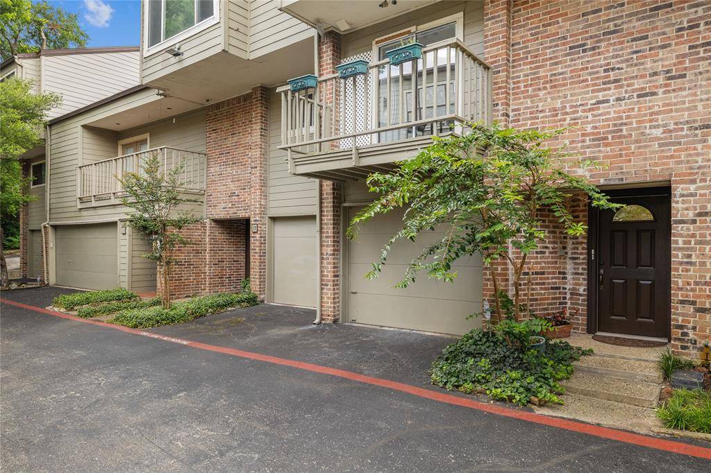 6808 Eastridge Drive #C4, Dallas, TX 75231