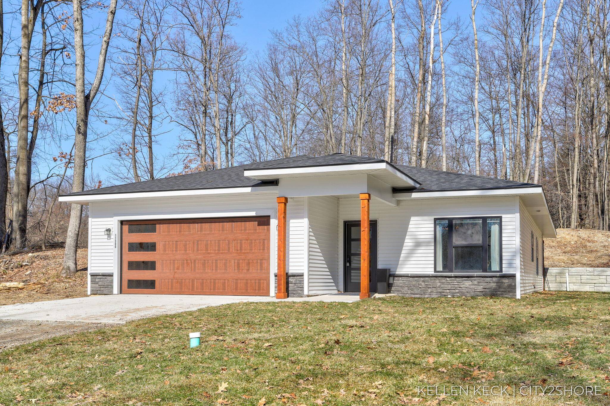 11300 Apache Wells CT, Morton Twp, MI 49346