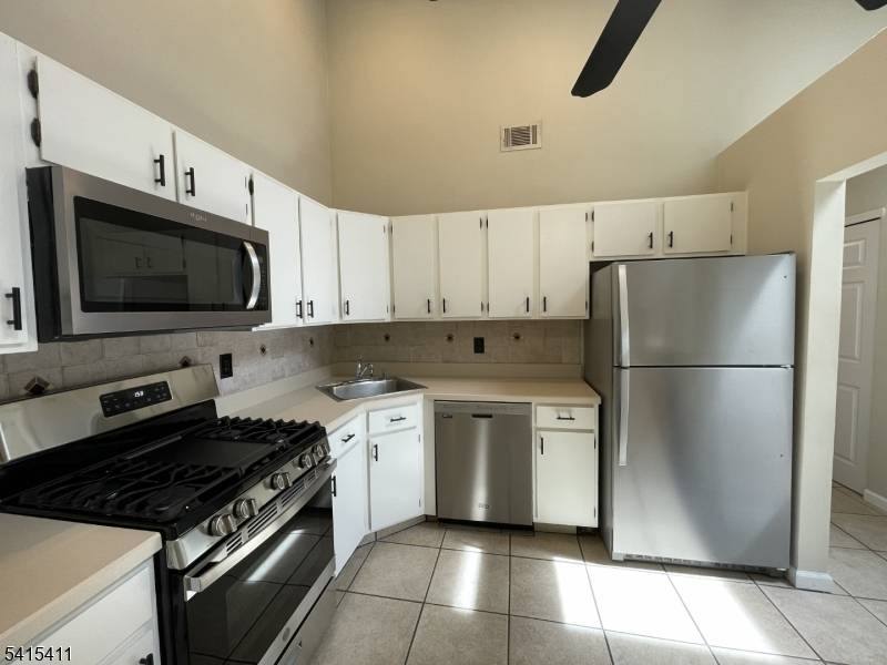 316 Red Crest Ln #316, Branchburg Twp., NJ 08876