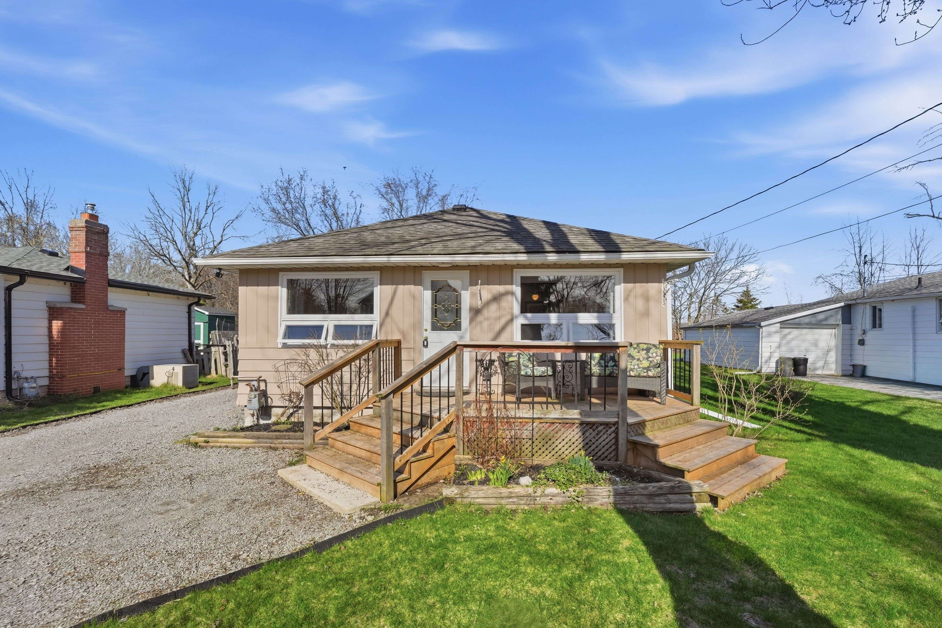33 Isle Vista DR, Georgina, ON L0E 1N0