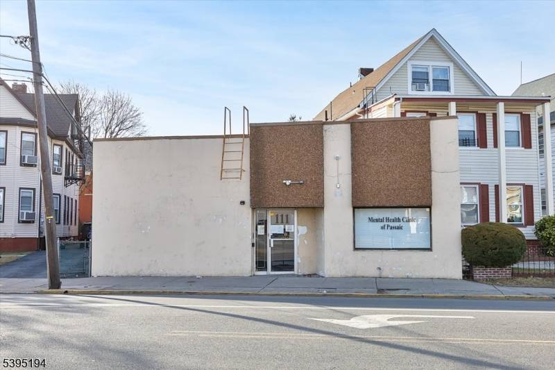 111 Lexington Ave, Passaic City, NJ 07055
