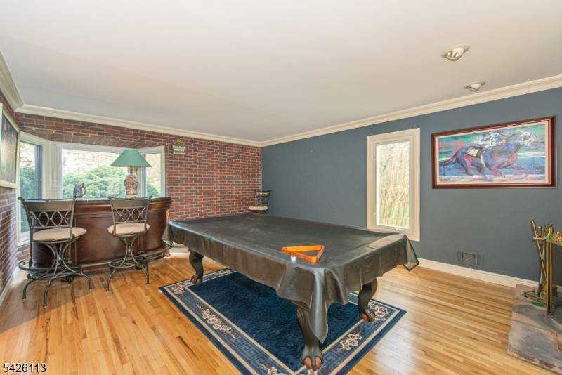 29 Radcliffe Dr, Roxbury Twp., NJ 07876