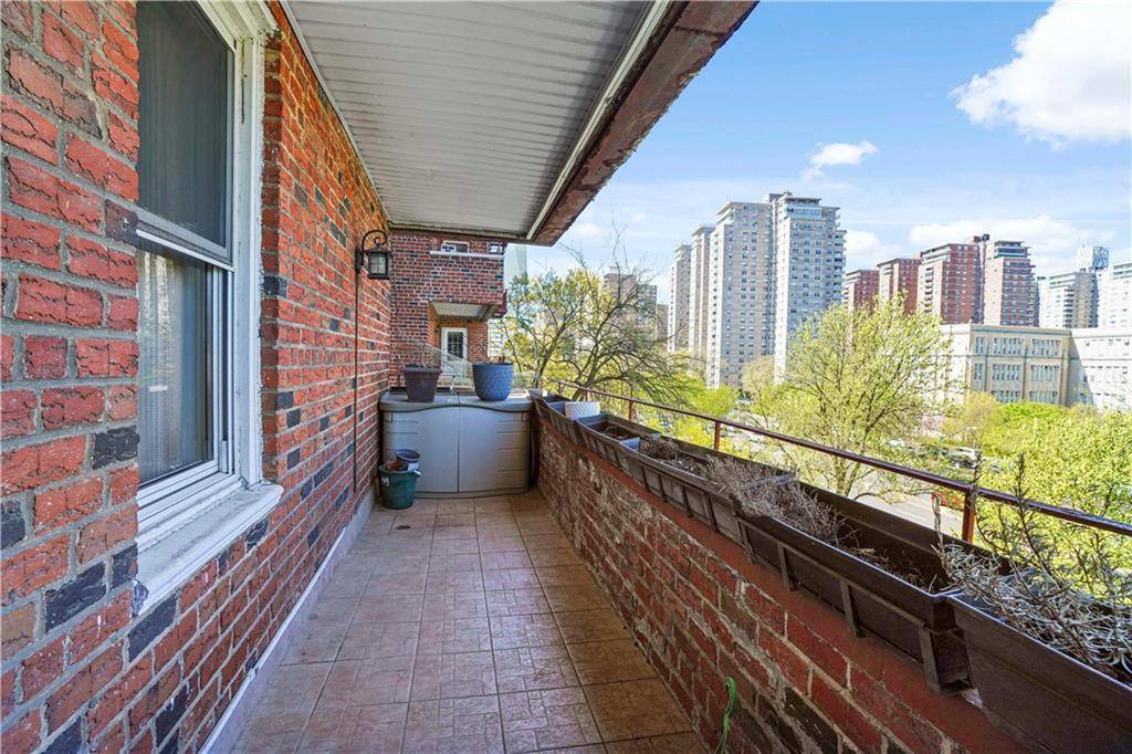 2727 Ocean Pkwy #18D, Brooklyn, NY 11235