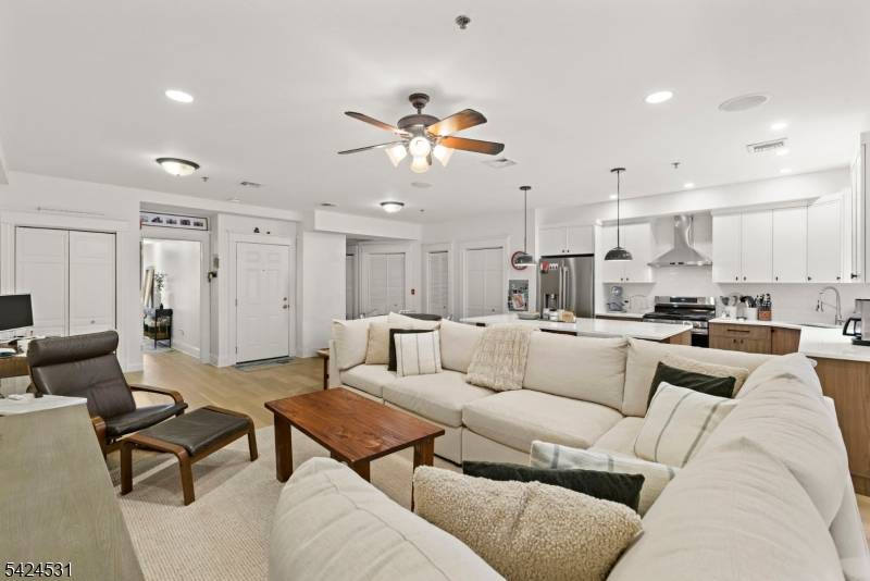 315 Grand St #3, Hoboken City, NJ 07030