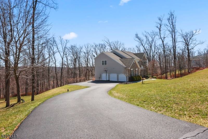 12 Skyline Dr, Randolph Twp., NJ 07869