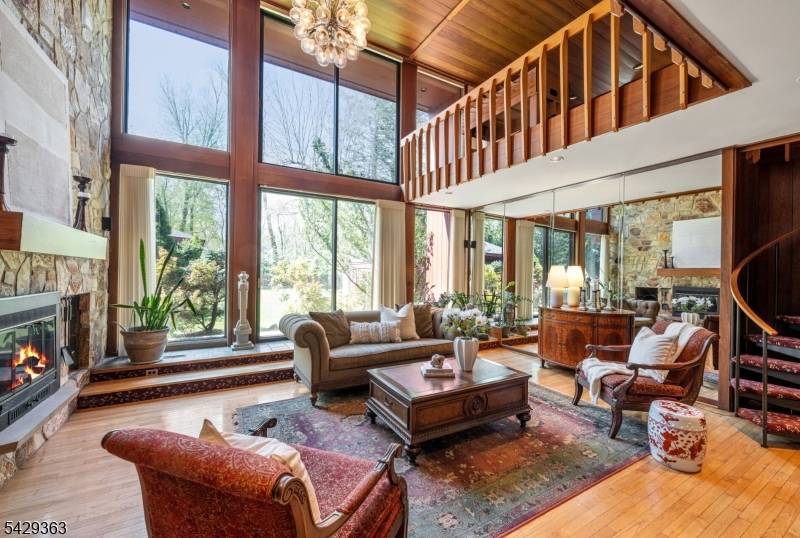 84 Bogerts Mill Rd, Harrington Park Boro, NJ 07640