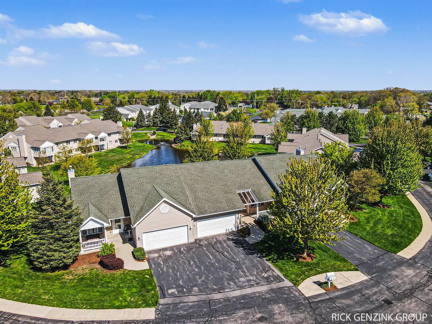 1103 Fountain View CIR ##2, Holland City, MI 49423