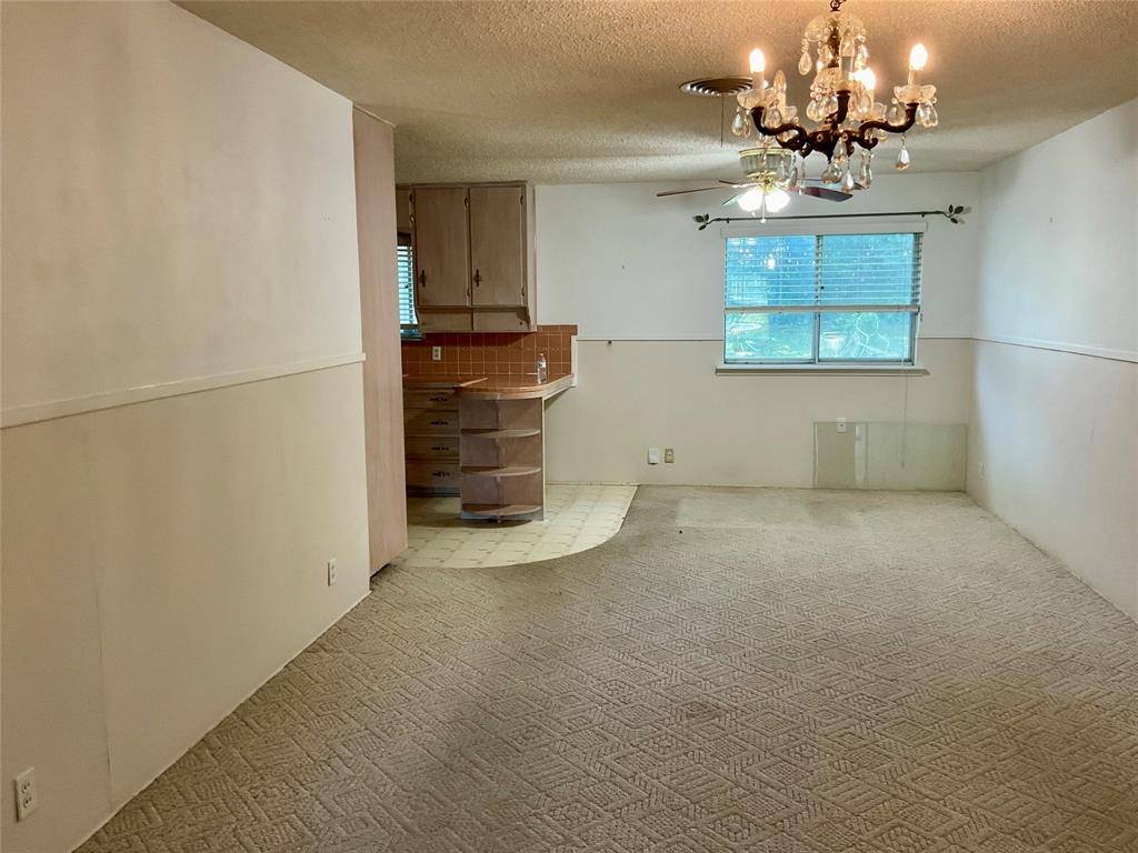 8600 Twilight Drive W, Benbrook, TX 76116