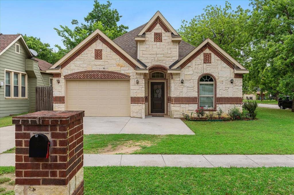502 Ritchey Street, Gainesville, TX 76240
