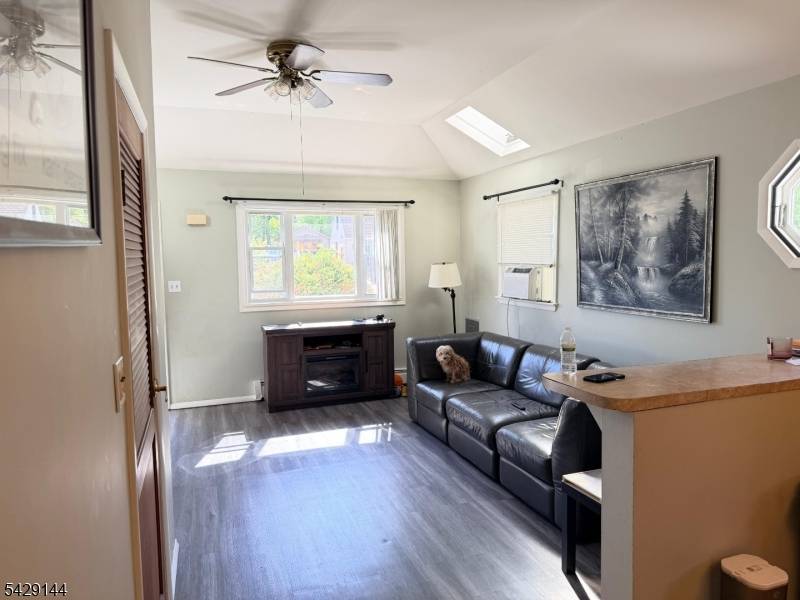 44 Salem Pl, Aberdeen Twp., NJ 07721