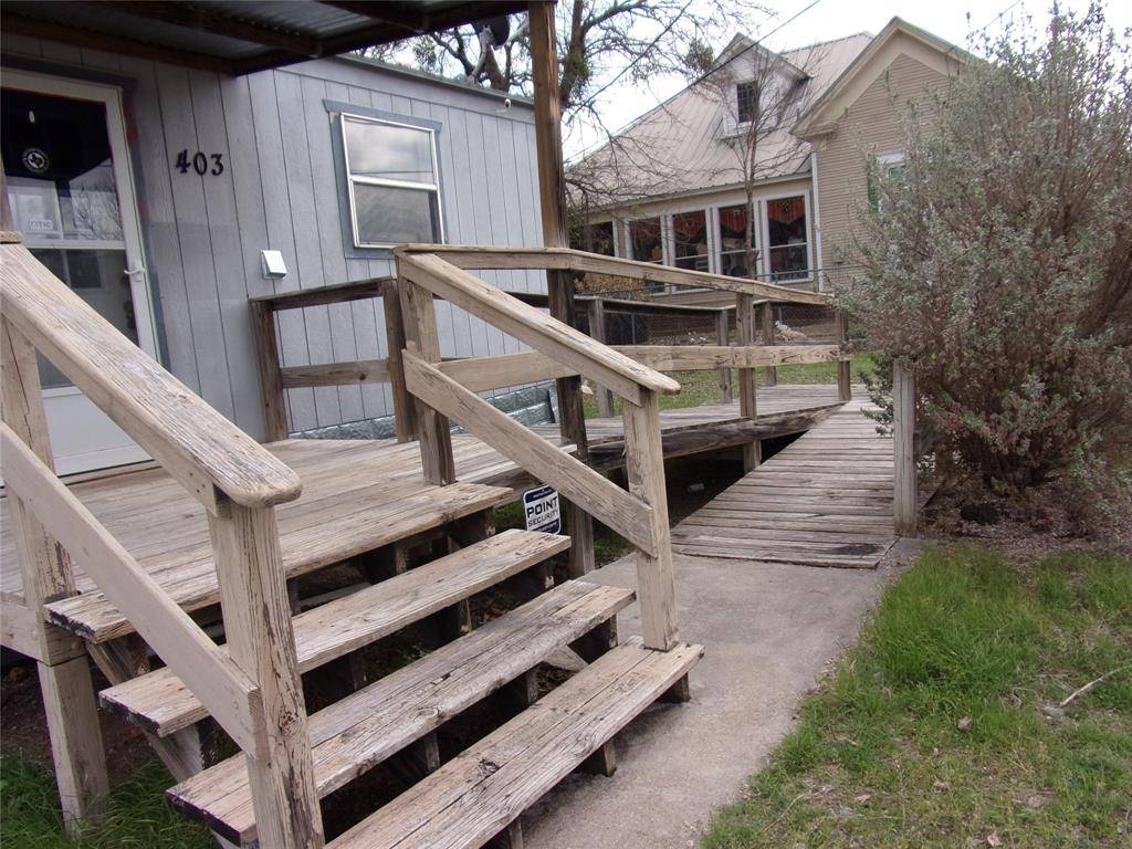 403 S Live Oak Street, San Saba, TX 76877