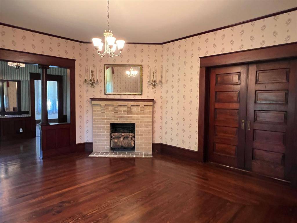 505 N Elm Street, Comanche, TX 76442