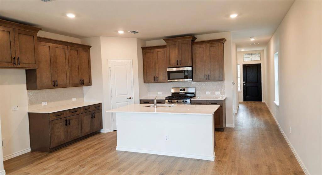 956 Lost Mine Trail, Little Elm, TX 75068