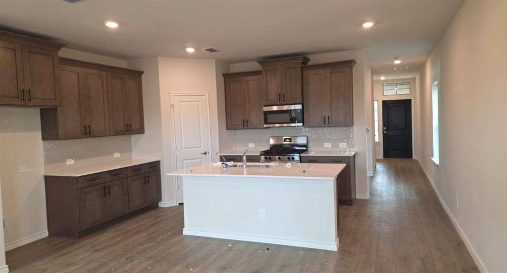 956 Lost Mine Trail, Little Elm, TX 75068