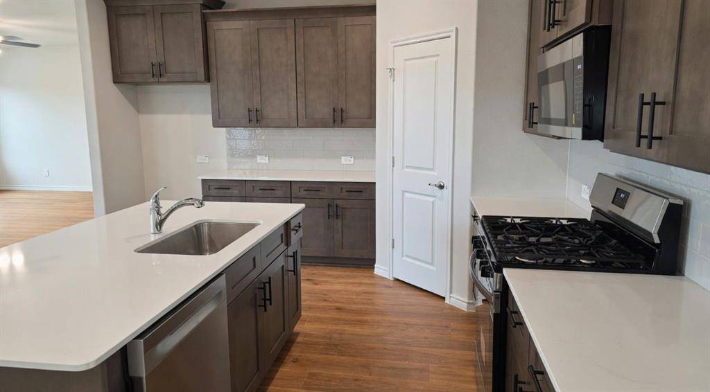 956 Lost Mine Trail, Little Elm, TX 75068