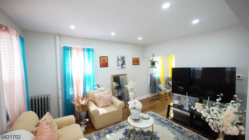 169 Oakwood Pl, City Of Orange Twp., NJ 07050