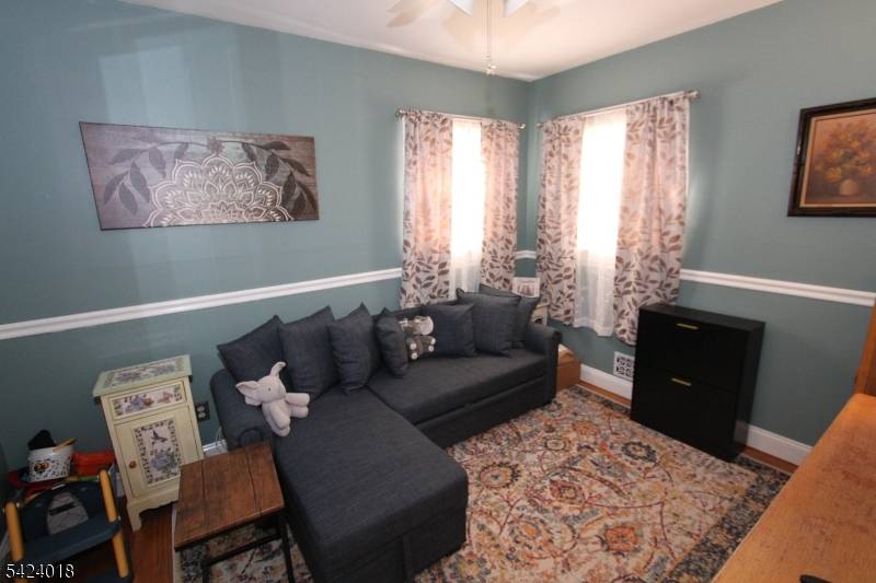 6 Evergreen Ave, Wanaque Boro, NJ 07420