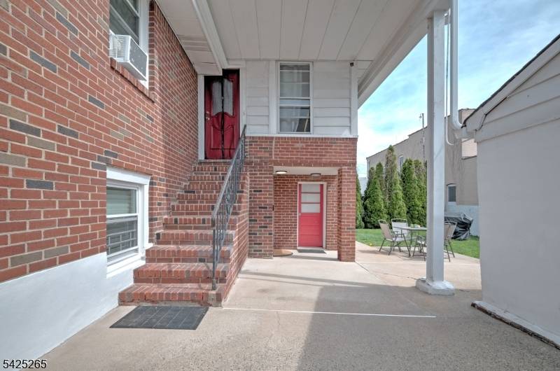 20 S Corabelle Ave, Lodi Boro, NJ 07644