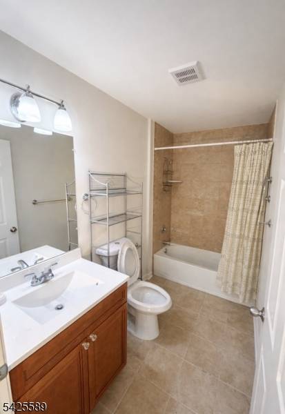 89 Albury Way, North Brunswick Twp., NJ 08902