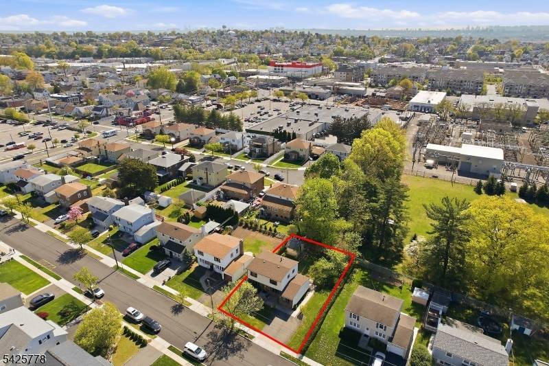38 Atkins Ter, East Rutherford Boro, NJ 07073
