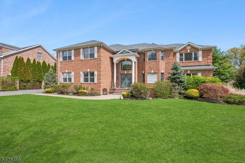 5 Francesca Ct, East Hanover Twp., NJ 07936